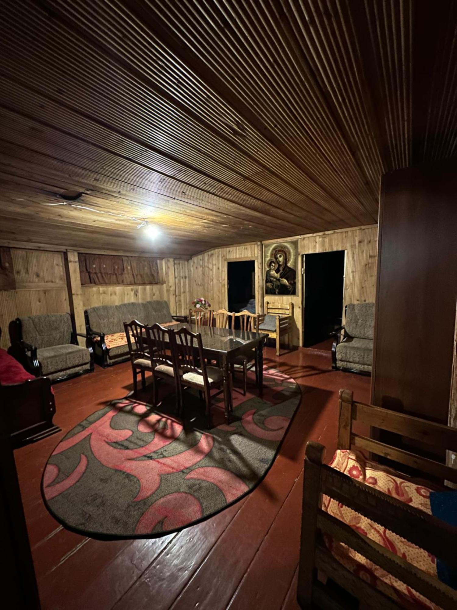 Old House Hotel Ushguli Exterior photo