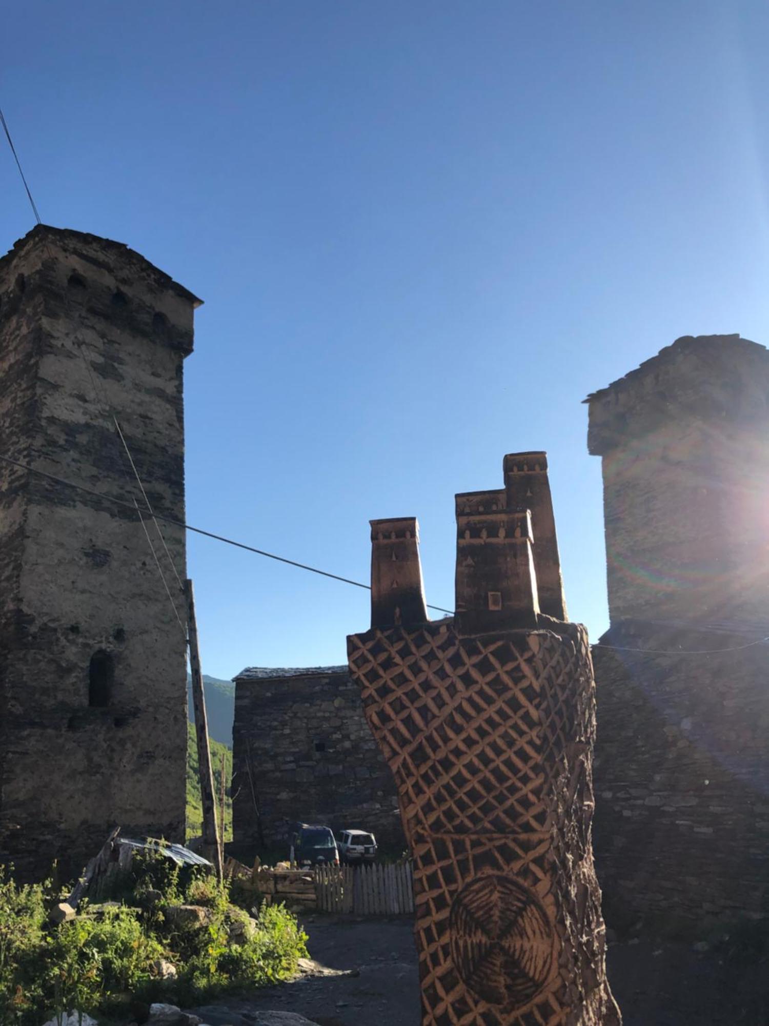 Old House Hotel Ushguli Exterior photo